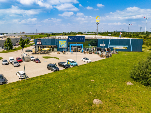 Download Möbelix Bruck an der Leitha 02.jpg